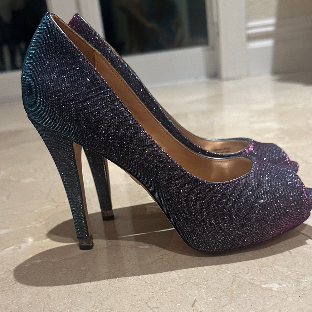 BADGLEY MISCHKA HEELS (PRISTINE CONDITION)